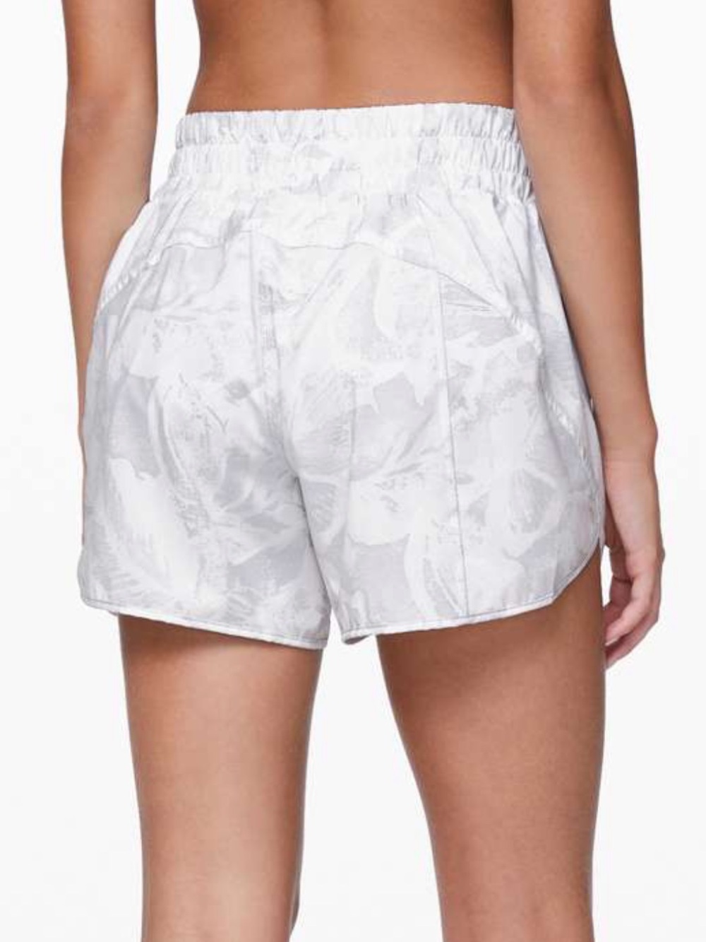 Lululemon Track That MR Short 5" in Tropical Shadow White Grey Womens Sz 8 EUC